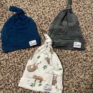 Lot of 3 infant hats